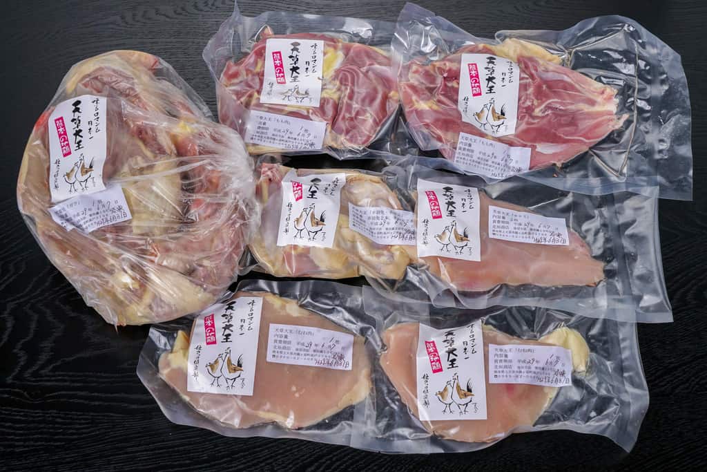 部位ごとに個包装されて届く北垣商店の地鶏「天草大王」の生肉、通販天草大王