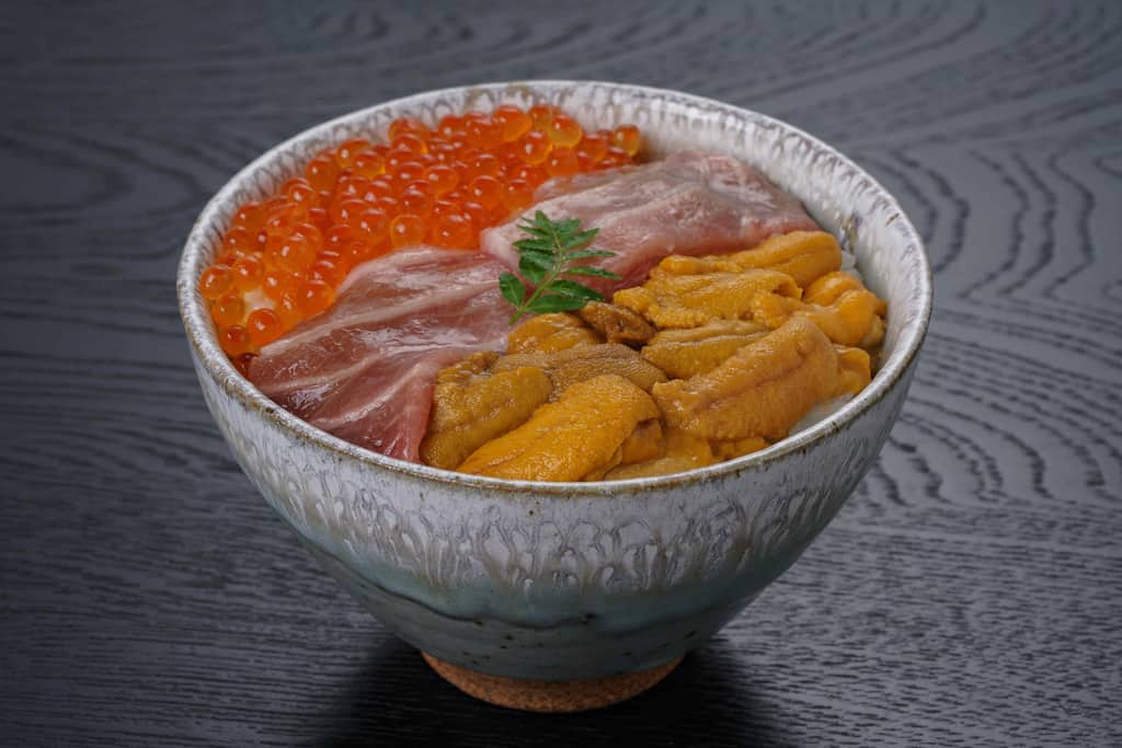 本鮪大トロ・いくら・ウニの海鮮丼