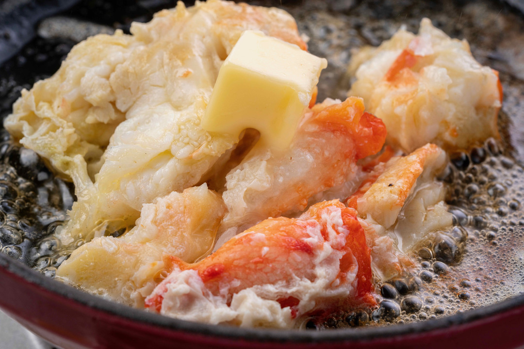 タラバガニのバター焼き、海の幸なのにYAMATOの特大タラバ蟹のバター焼き